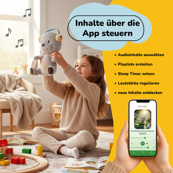 Mädchen spielt im Kinderzimmer mit einem Lenabie Audio-Kuscheltier und hebt es freudig hoch – Inhalte lassen sich bequem über die App steuern: Audioinhalte auswählen, Playlists erstellen, Sleep Timer setzen, Lautstärke regulieren und neue Inhalte entdecken.